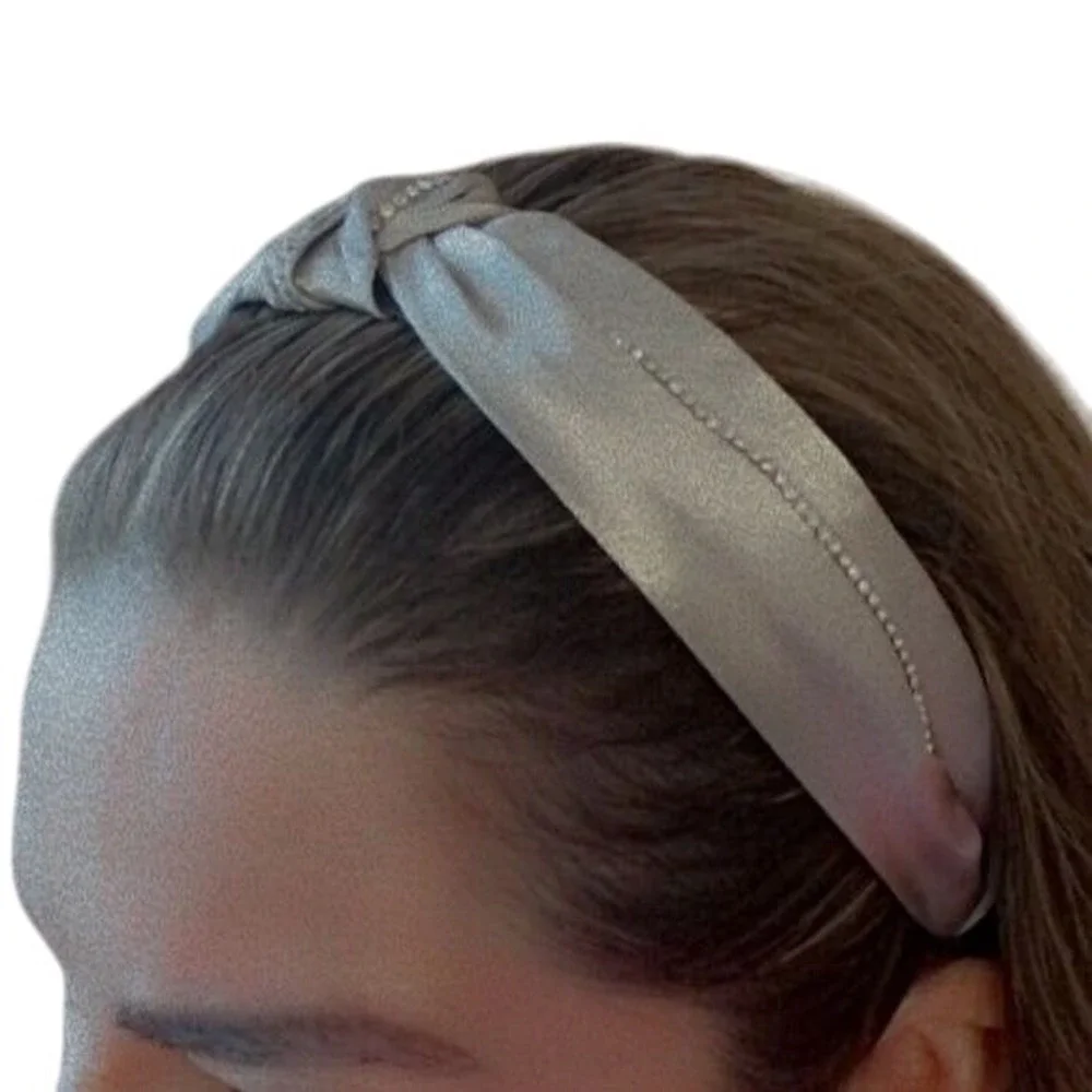 Sparkling Knot Headband Silver Shimmer Rhinestone Embellished‎ Hair Accessory